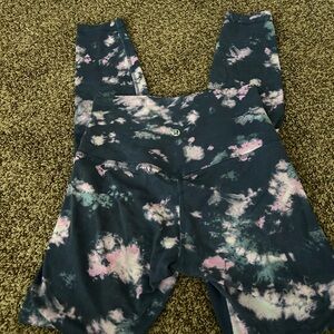 Never worn Lululemon Align Leggings, Size 4